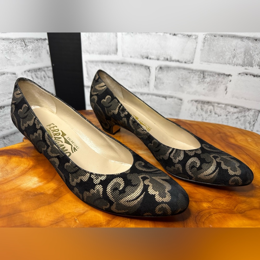 Vtg 70’s Salvatore Ferragamo Women's Great Black Gold Brocade Suede Size 7.5 A
